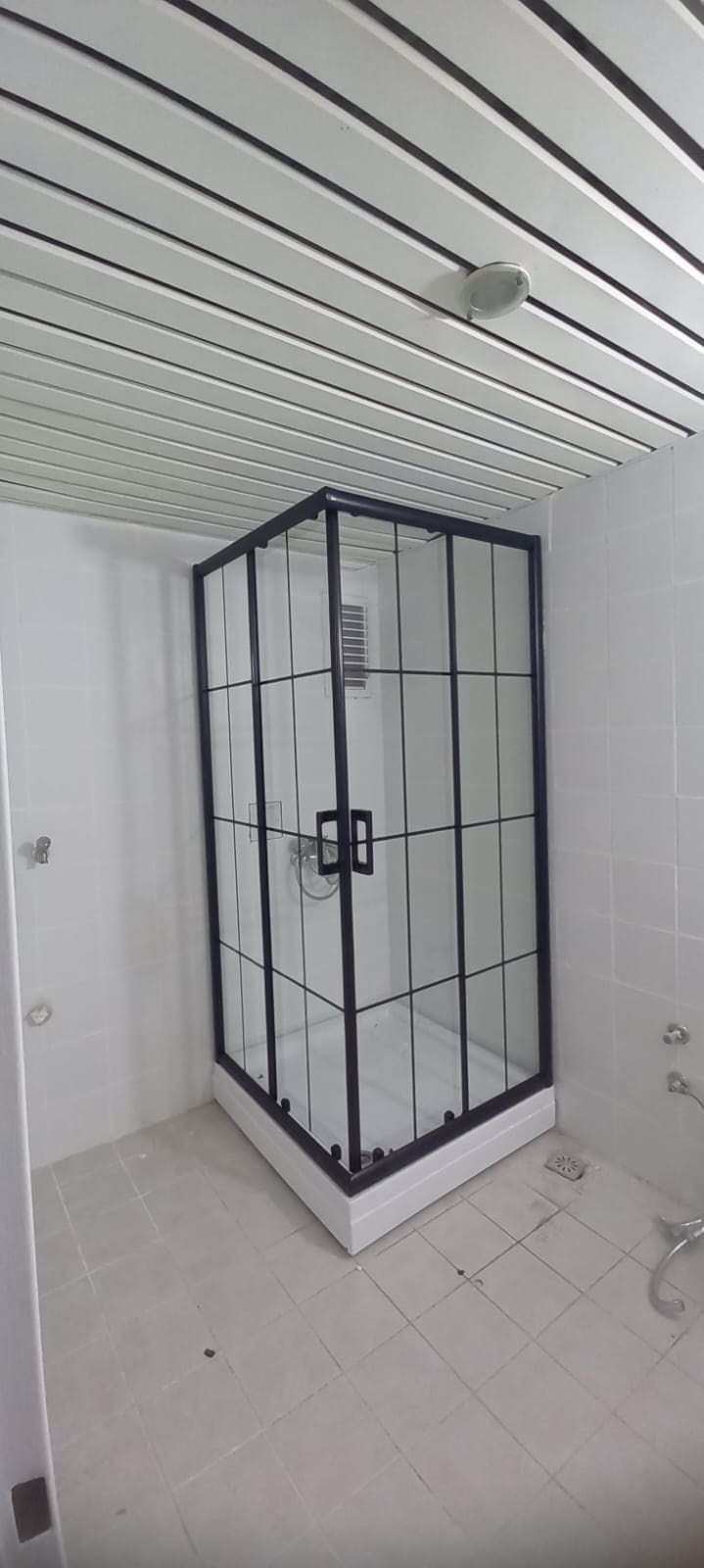 Duşakabin montajı